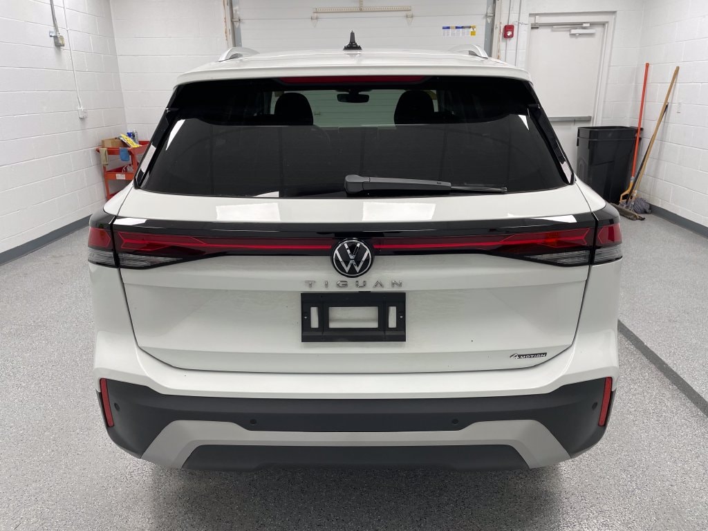 2026 Volkswagen Tiguan photo 8 of 13