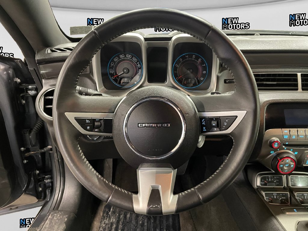2010 Chevrolet Camaro photo 12 of 15