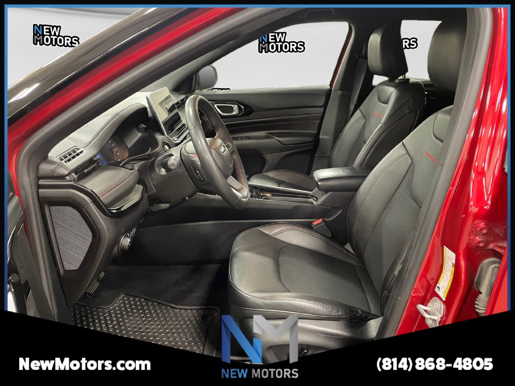 2024 Jeep Compass photo 9 of 15