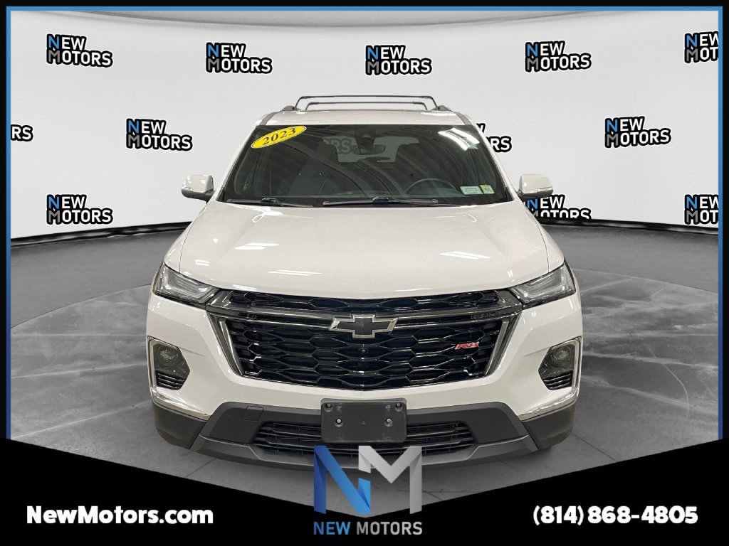 2023 Chevrolet Traverse photo 8 of 17