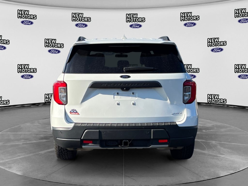 2024 Ford Explorer photo 4 of 16