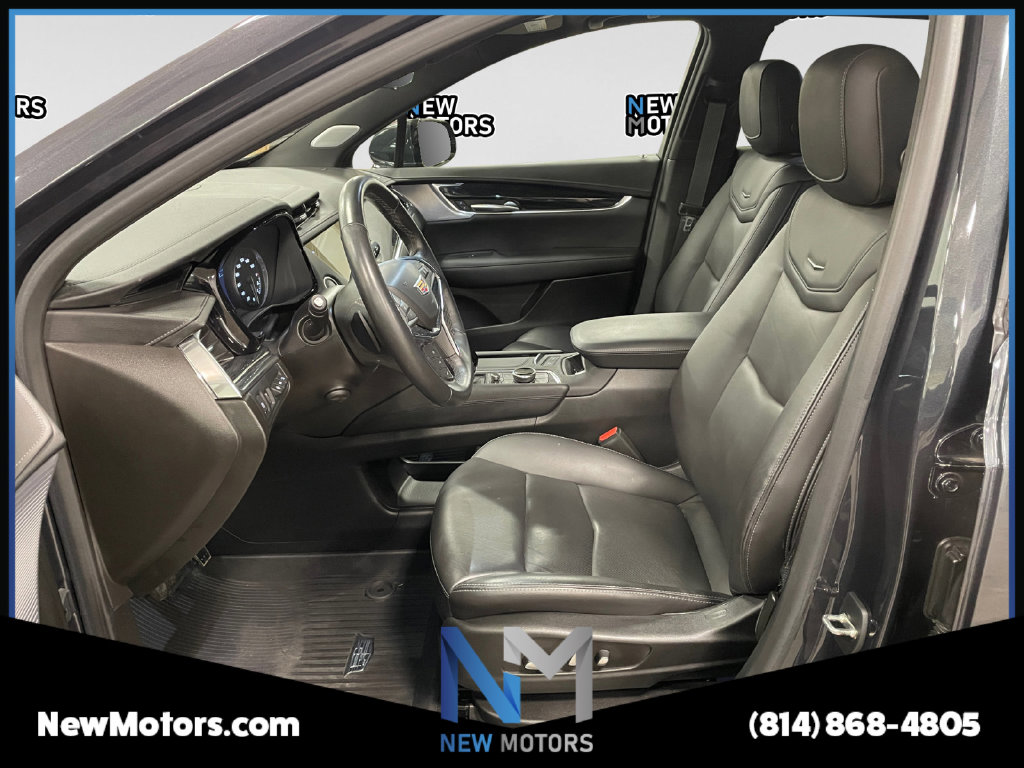 2023 Cadillac XT5 photo 9 of 17