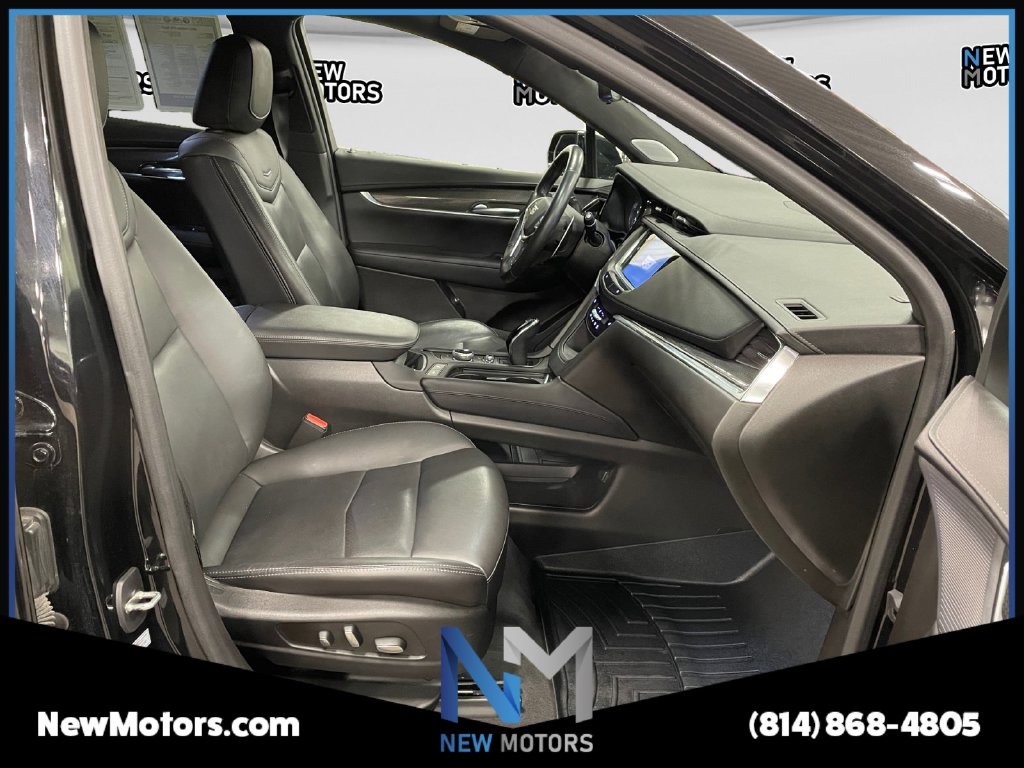 2022 CADILLAC XT5 photo 15 of 17