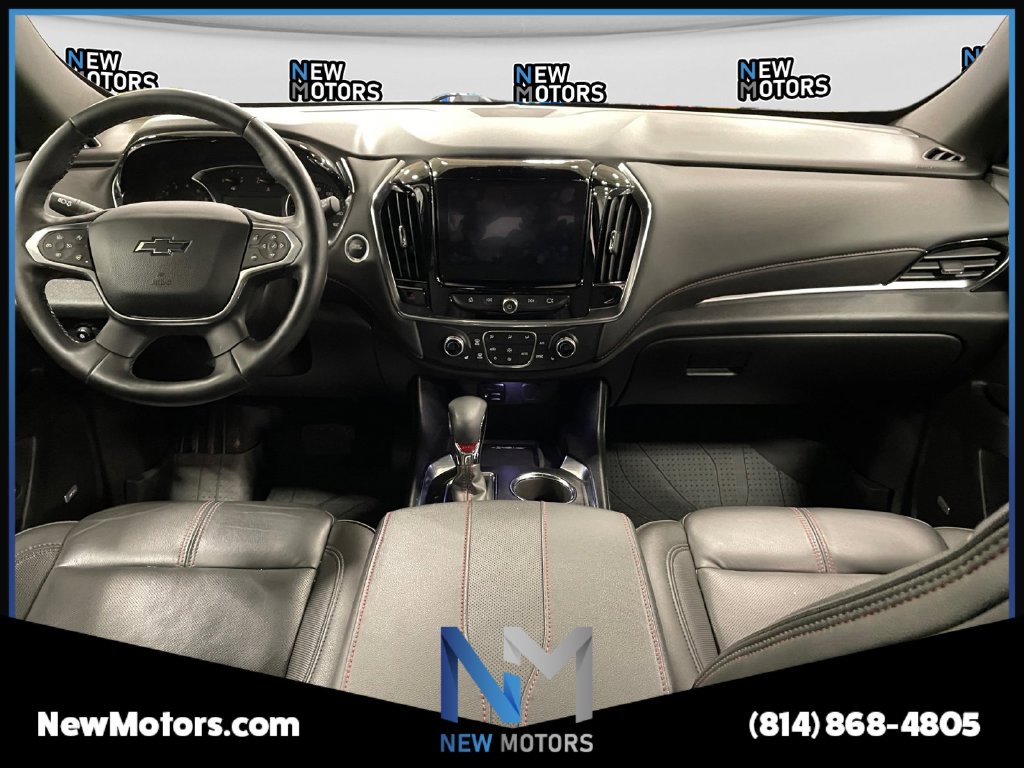 2023 Chevrolet Traverse photo 10 of 17