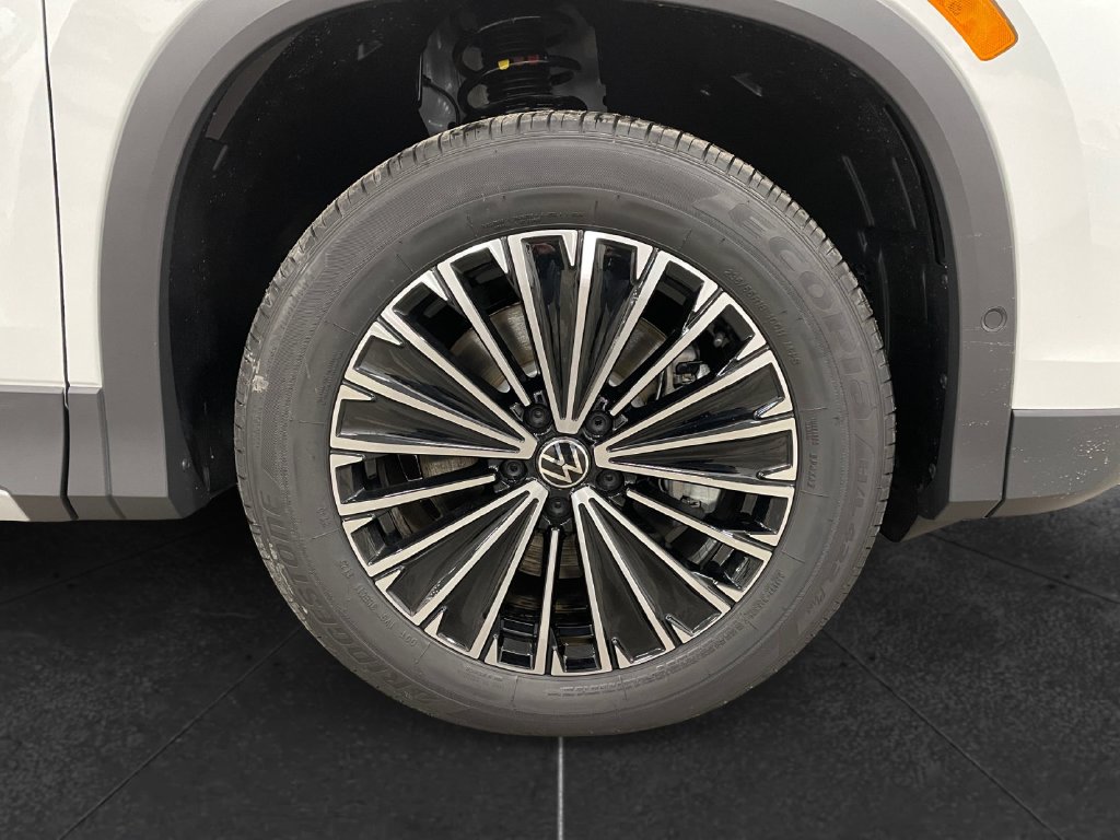 2026 Volkswagen Tiguan photo 14 of 15