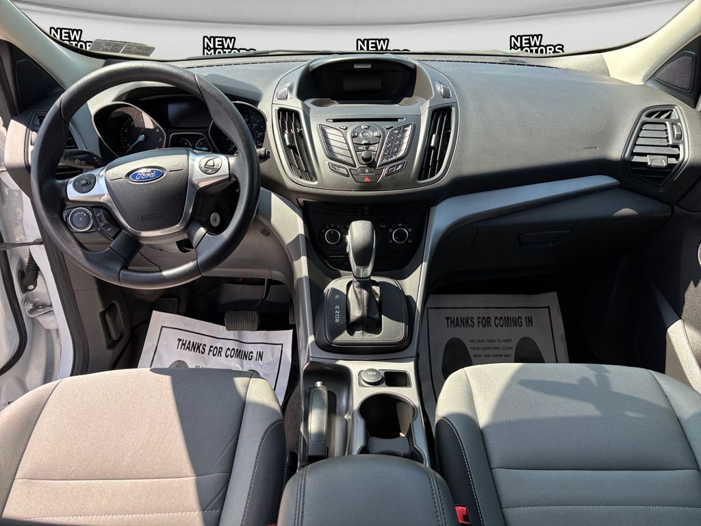 2016 Ford Escape SE Oxford White at Auto Express Rt. 8