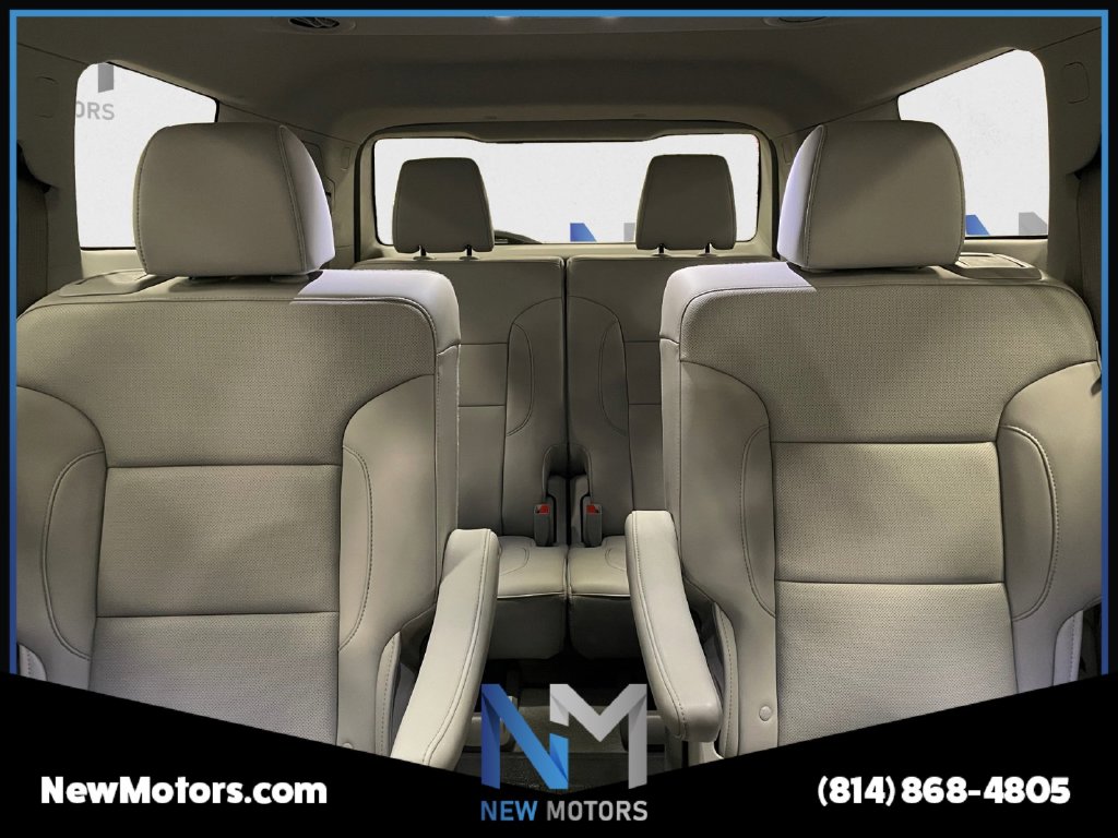 2023 GMC Acadia SLT Summit White at Auto Express Rt. 8