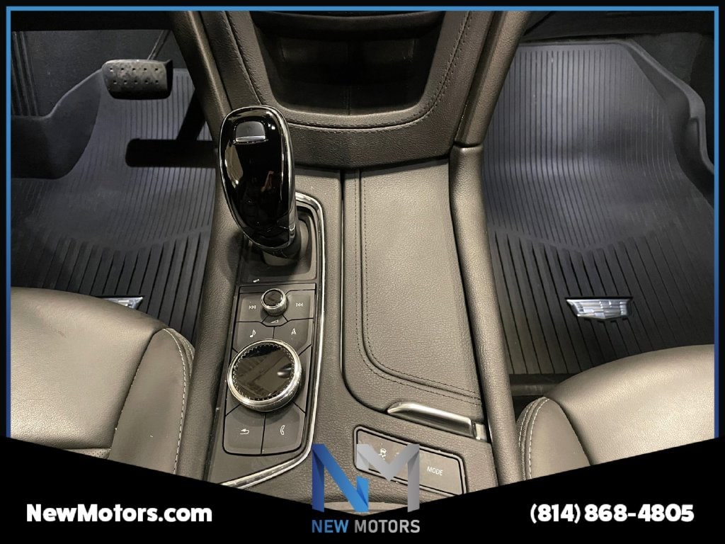 2023 CADILLAC XT5 photo 12 of 18