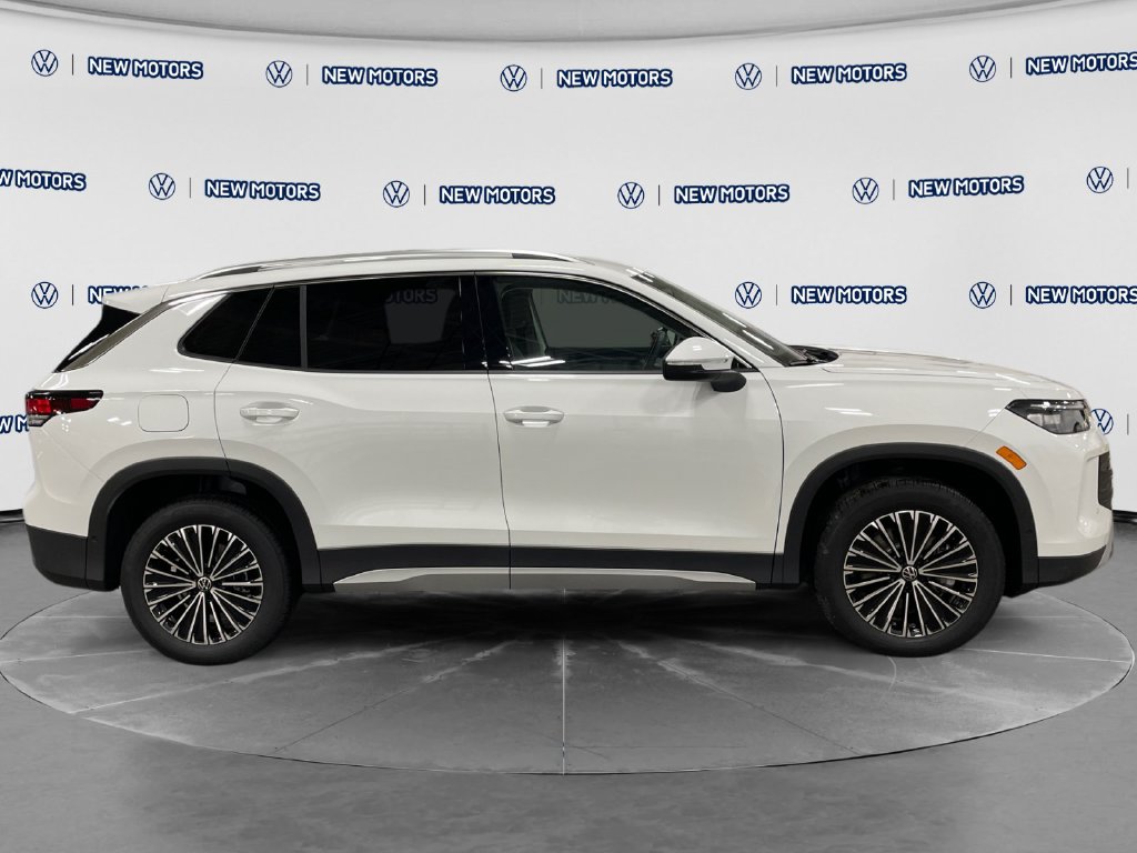 2026 Volkswagen Tiguan photo 6 of 15