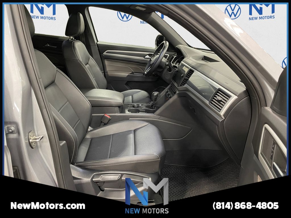 2021 Volkswagen Atlas Cross Sport 3.6L V6 SE w/Technology R-Line 4MOTION Pyrite Silver at New Motors