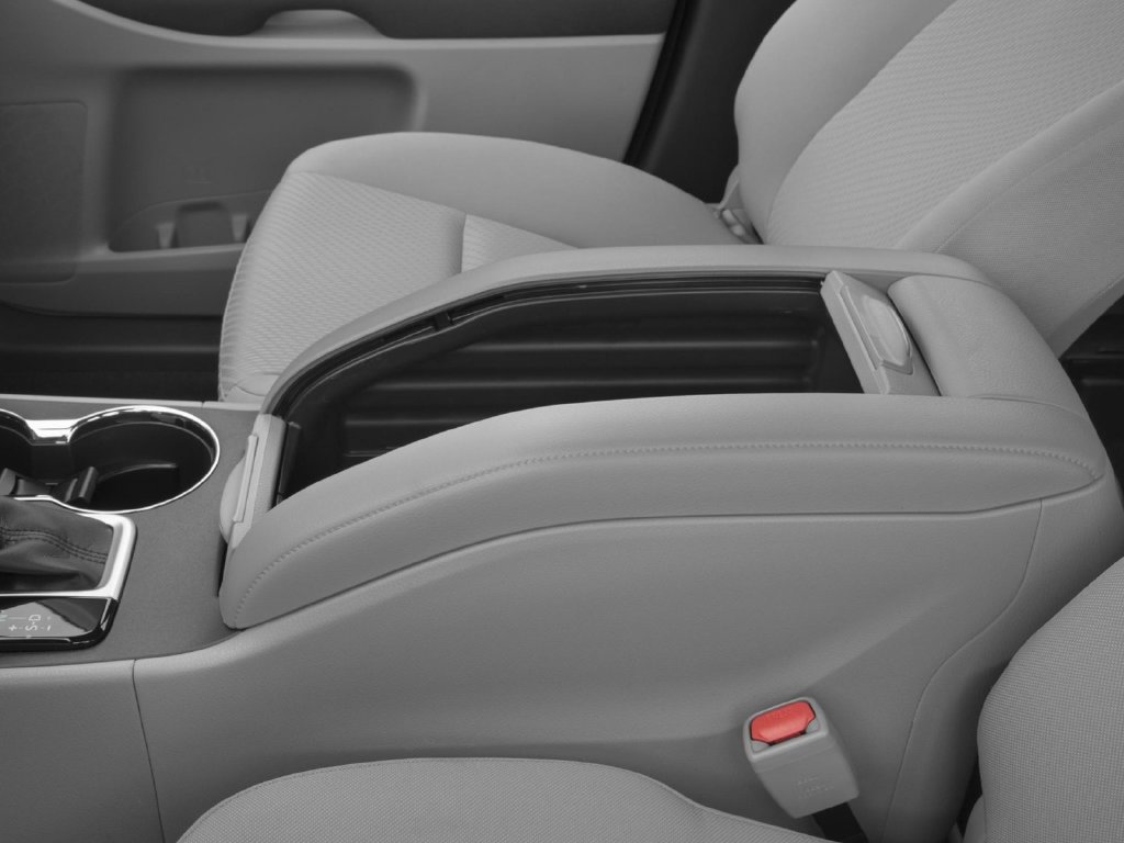 2018 Toyota Highlander photo 8 of 9