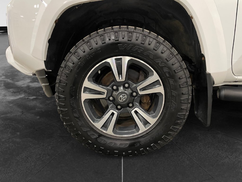 2019 Toyota Tacoma TRD Sport V6 Super White at Auto Express Rt. 8