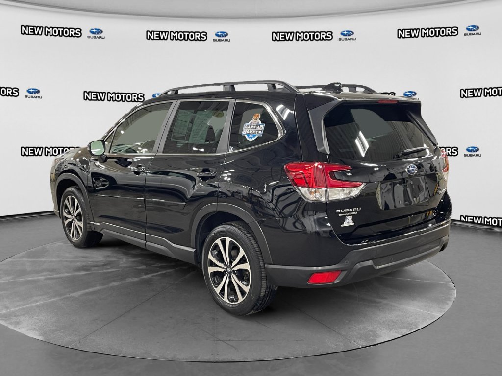 2023 Subaru Forester photo 3 of 17