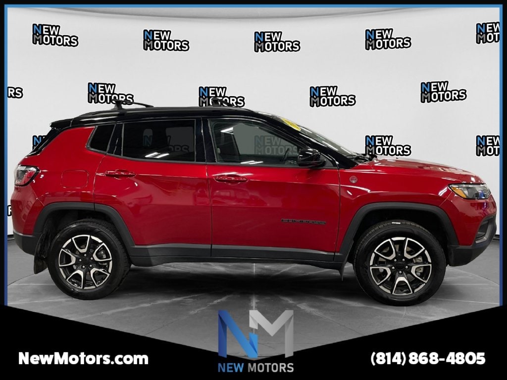 2024 Jeep Compass photo 6 of 15
