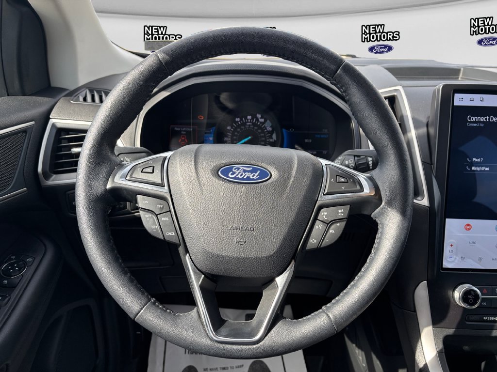 2024 Ford Edge photo 13 of 16