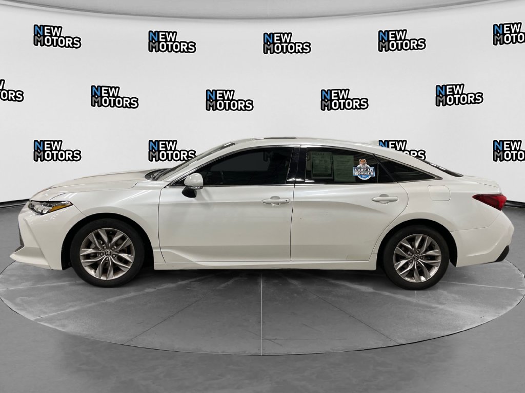 2021 Toyota Avalon photo 2 of 16