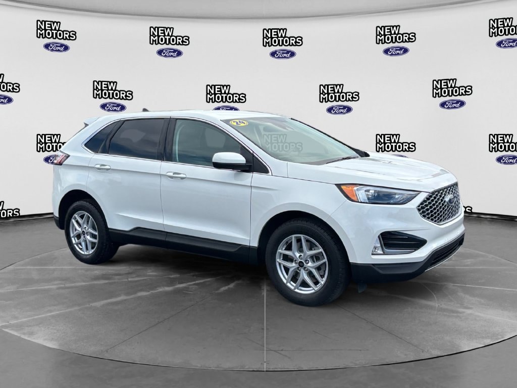 2024 Ford Edge photo 8 of 16