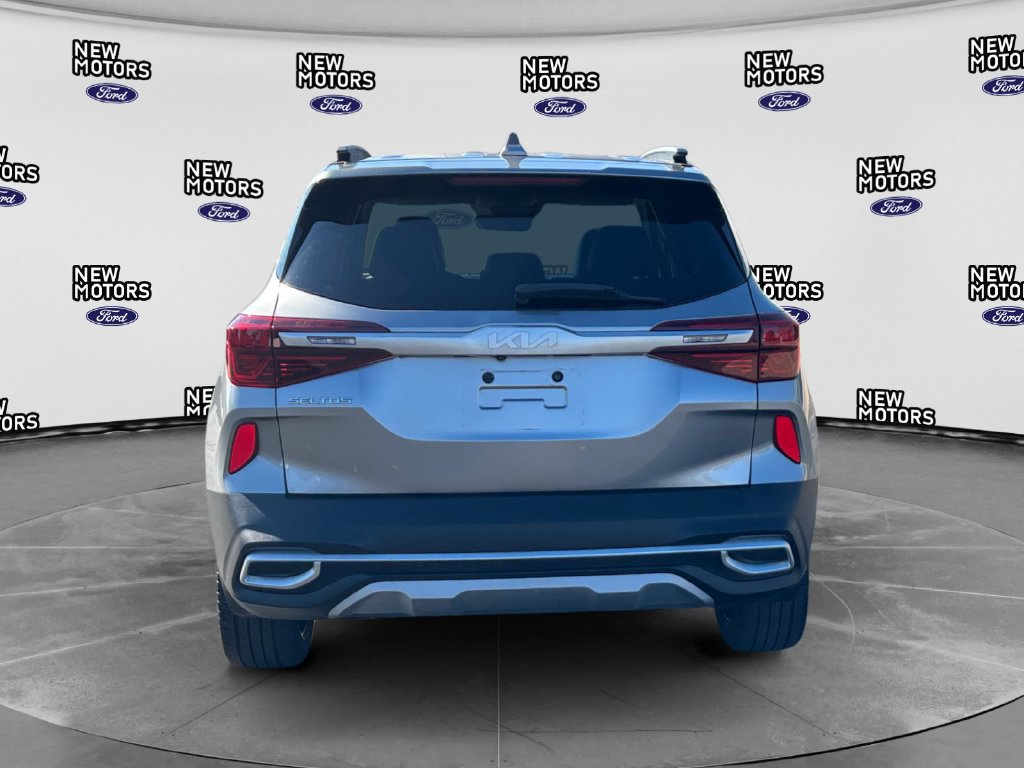 2022 Kia Seltos photo 4 of 16