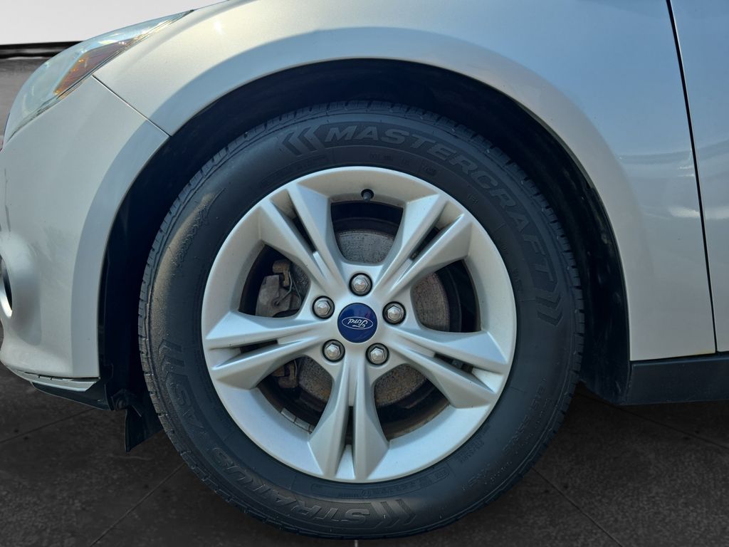 2014 Ford Focus SE Ingot Silver at Auto Estates