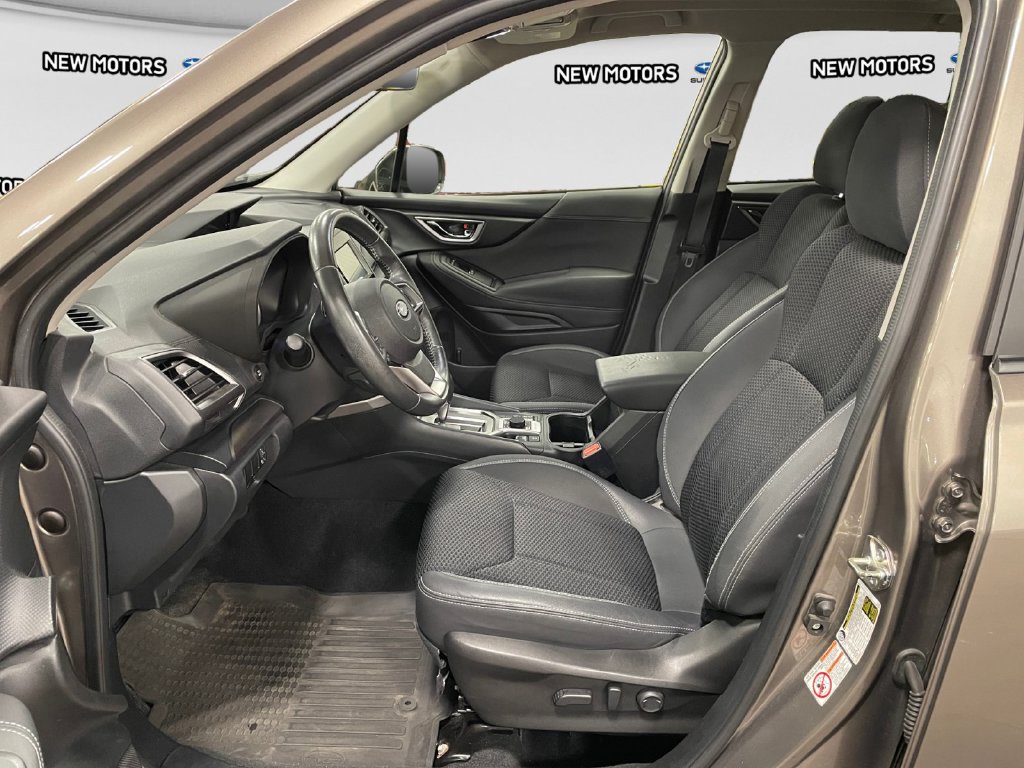 2019 Subaru Forester photo 9 of 16