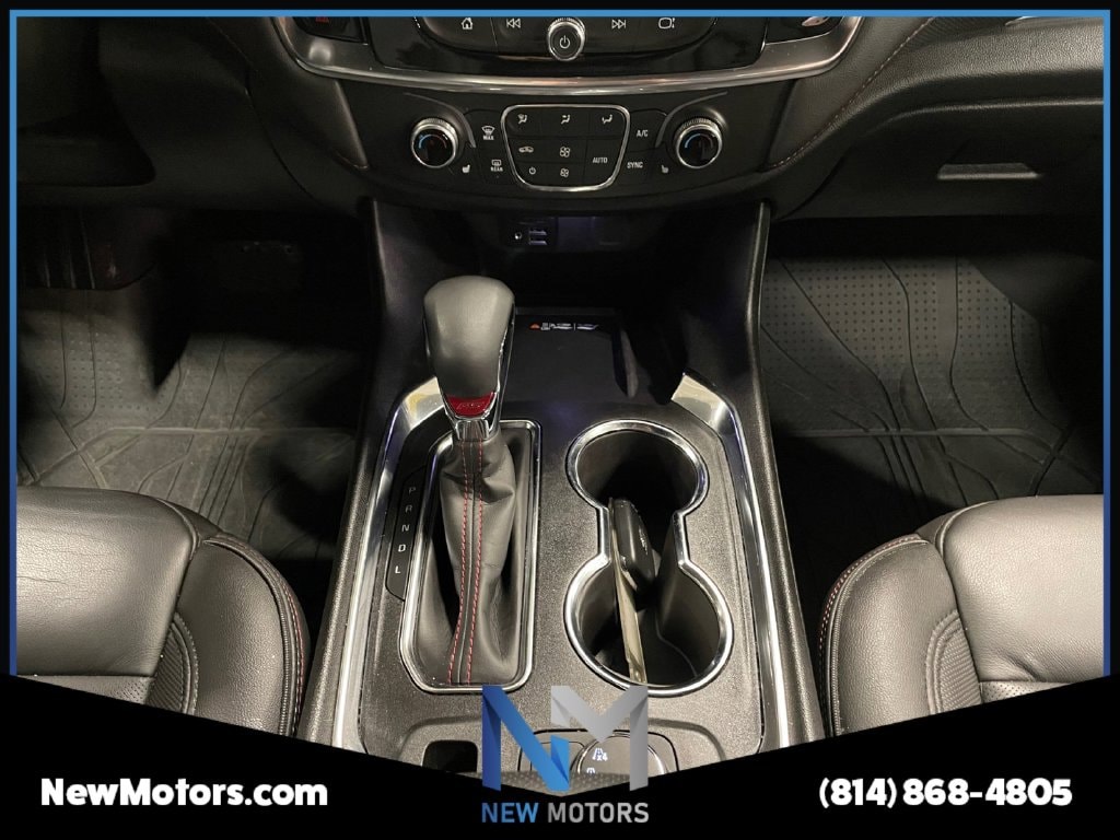 2023 Chevrolet Traverse photo 11 of 17