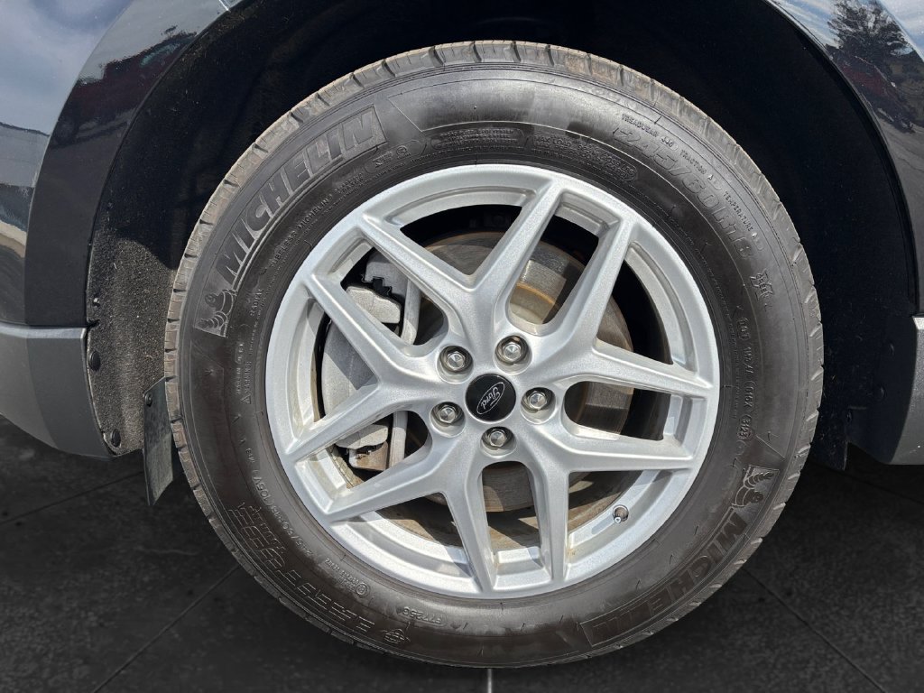 2024 Ford Edge photo 15 of 16