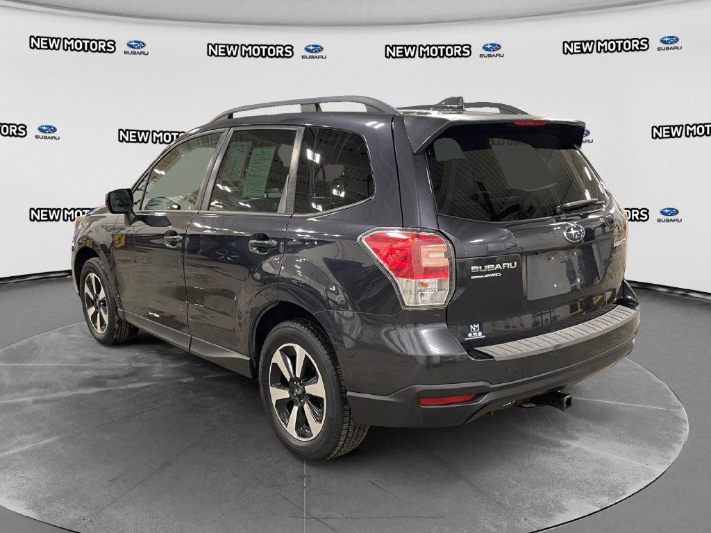 2018 Subaru Forester photo 3 of 16