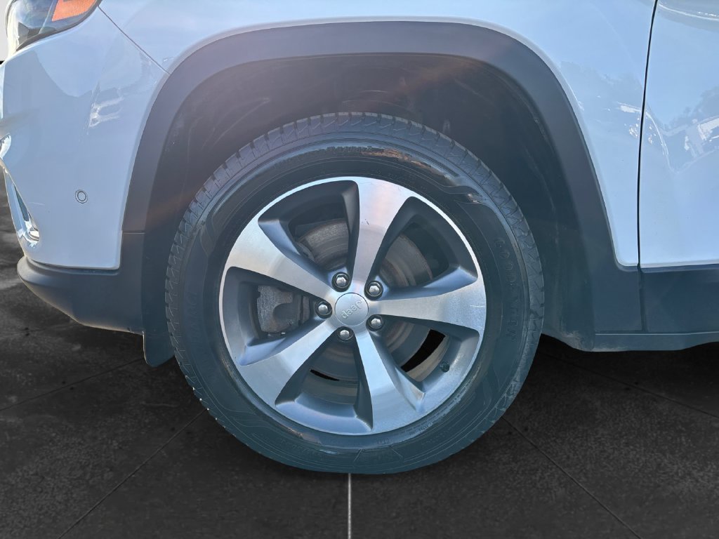 2022 Jeep Cherokee photo 15 of 16