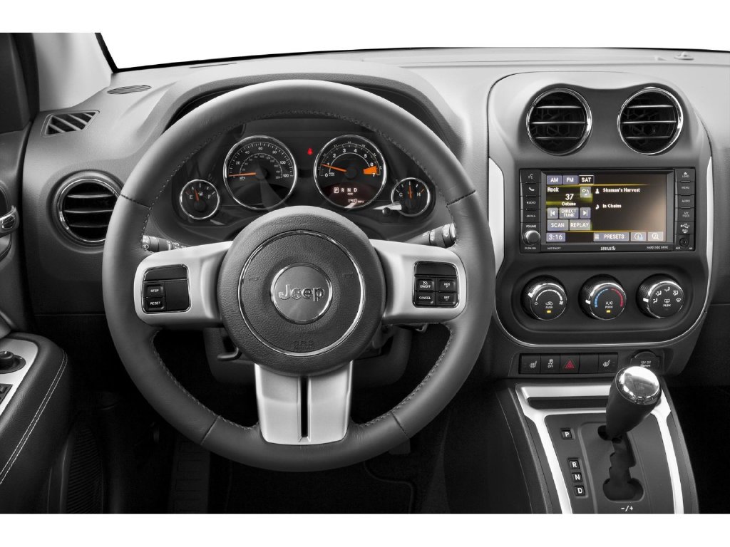 2015 Jeep Compass photo 4 of 10