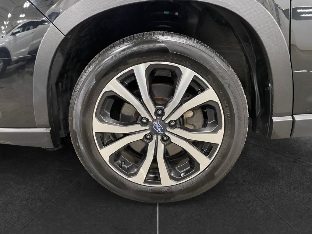 2023 Subaru Forester photo 14 of 17