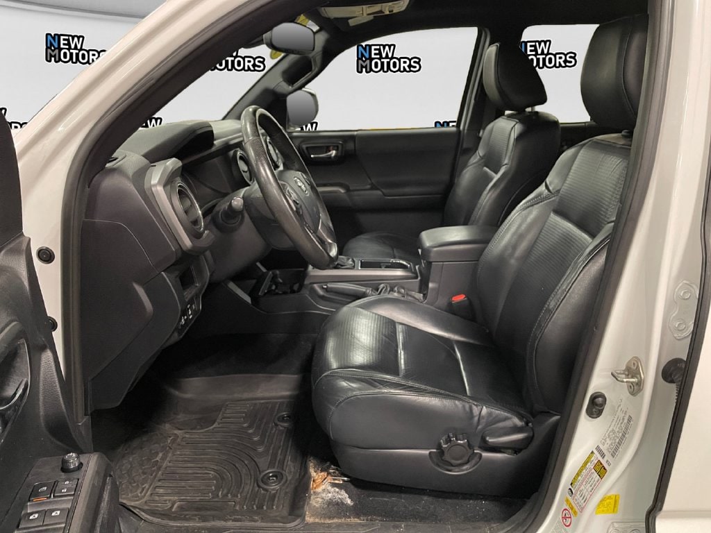 2019 Toyota Tacoma TRD Sport V6 Super White at Auto Express Rt. 8