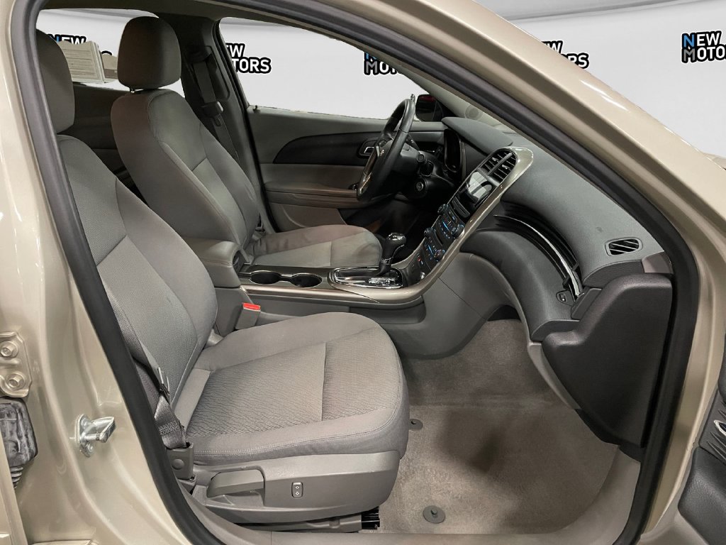 2013 Chevrolet Malibu photo 15 of 15