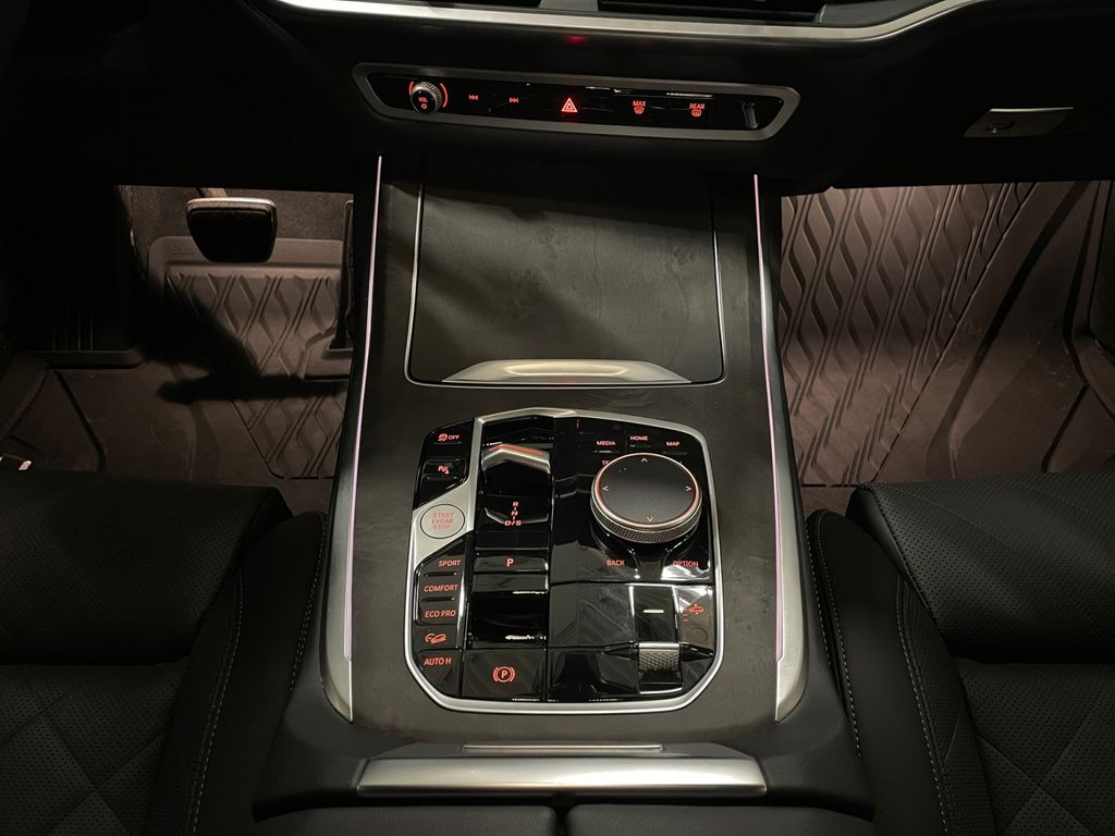 2025 BMW X7 xDrive40i - 10
