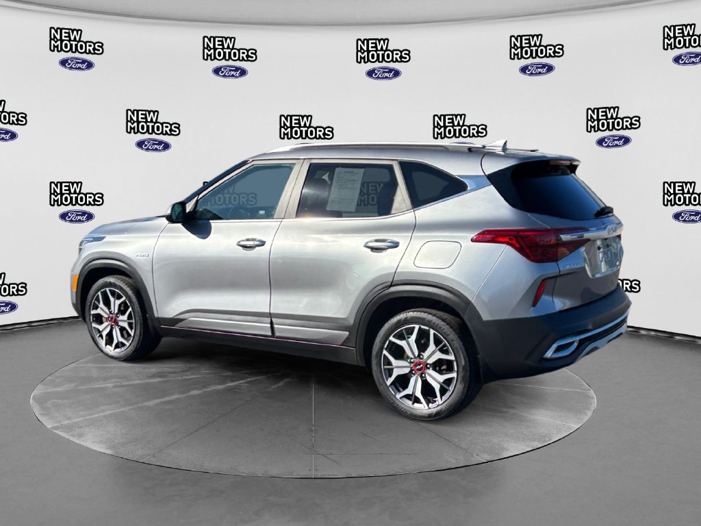 2022 Kia Seltos photo 3 of 16