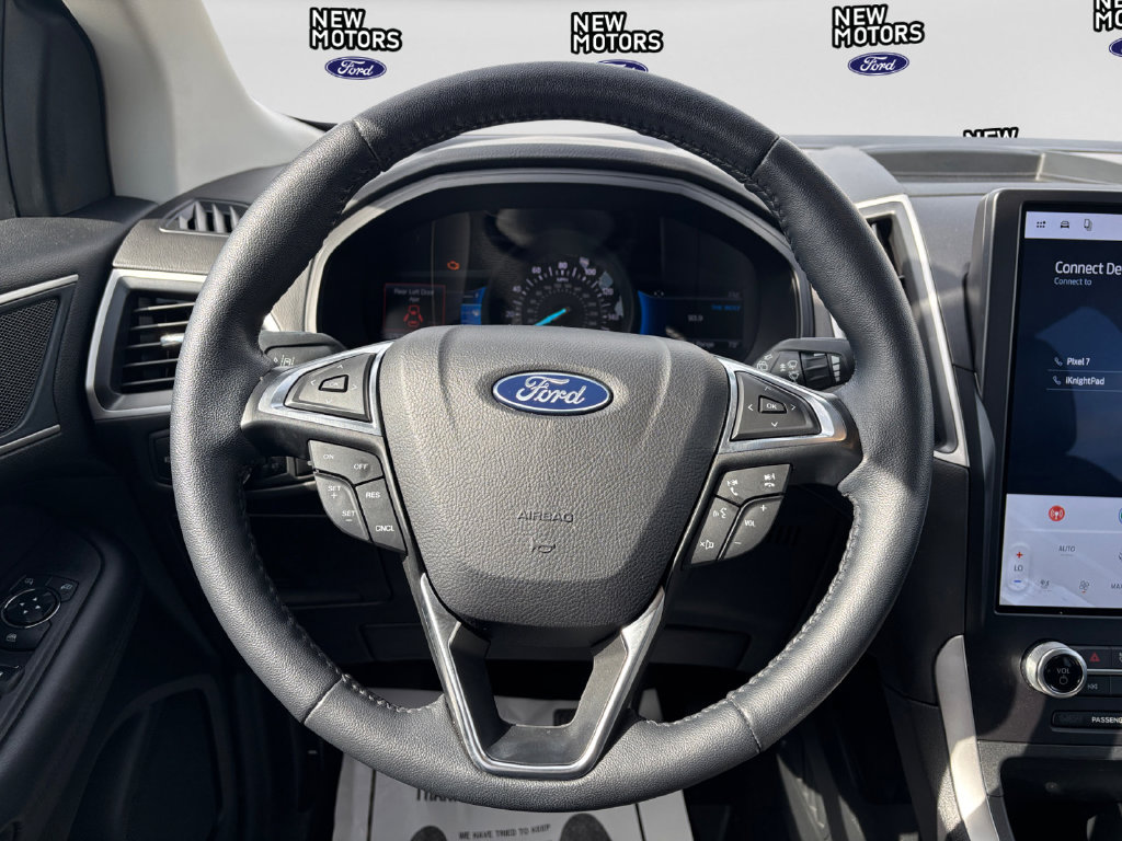 2024 Ford Edge photo 13 of 16