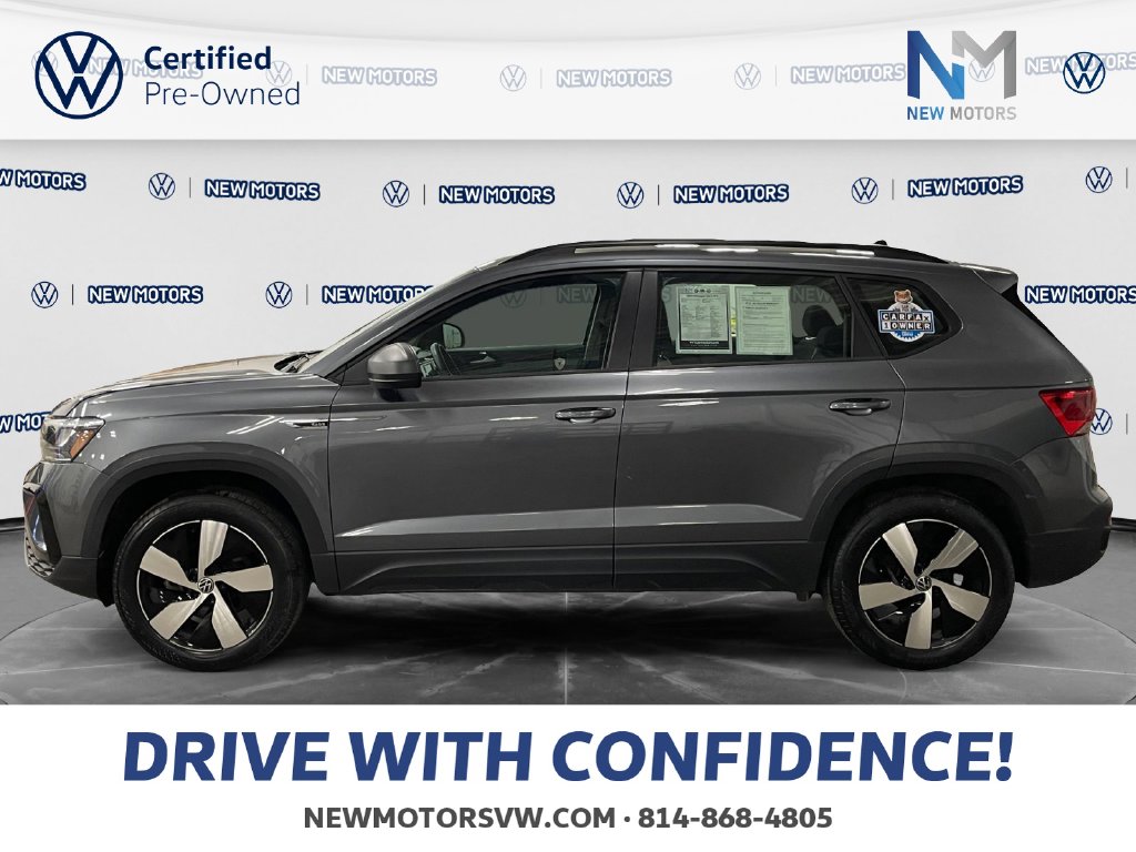 2024 Volkswagen Taos photo 2 of 15