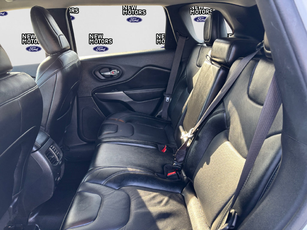 2022 Jeep Cherokee photo 14 of 16