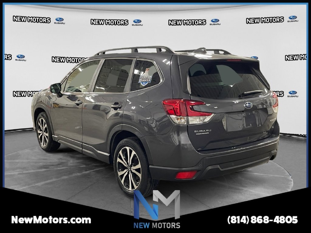 2023 Subaru Forester photo 3 of 17