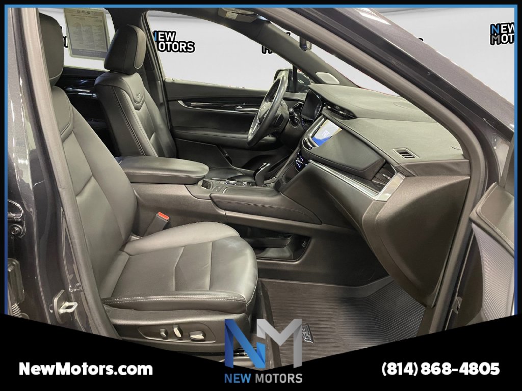 2023 Cadillac XT5 photo 15 of 17