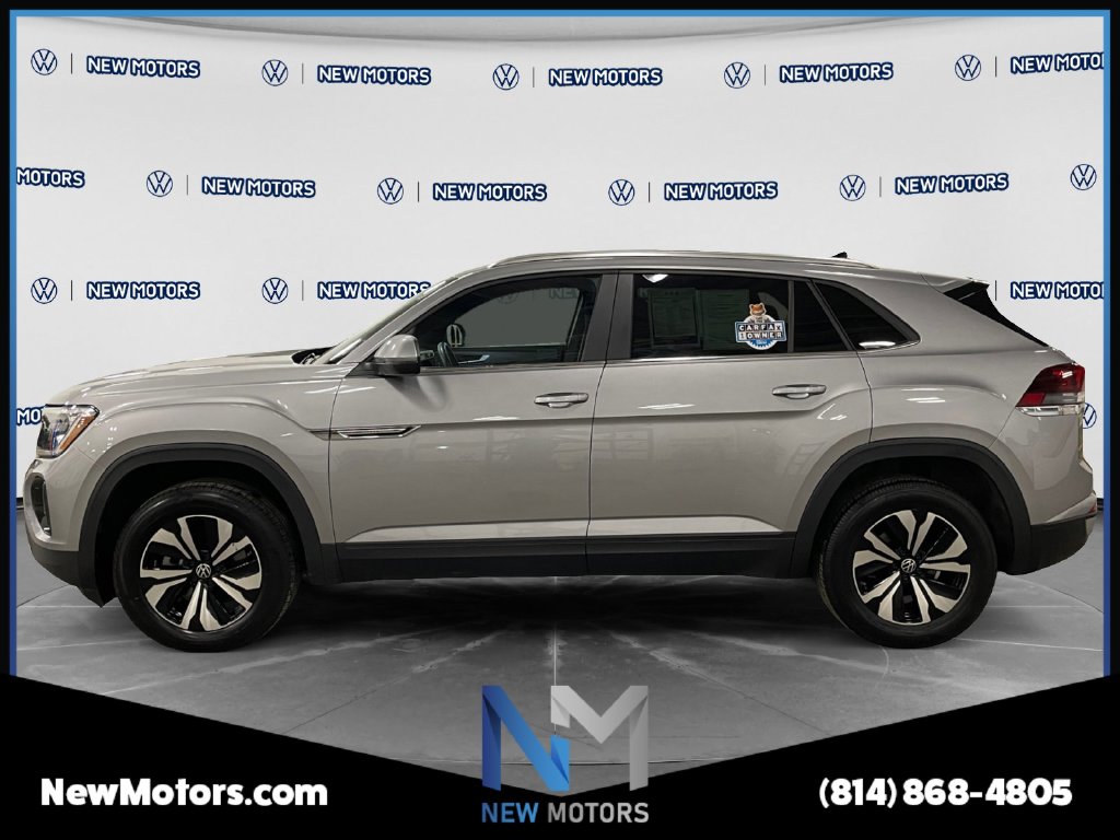 2024 Volkswagen Atlas Cross Sport photo 2 of 16