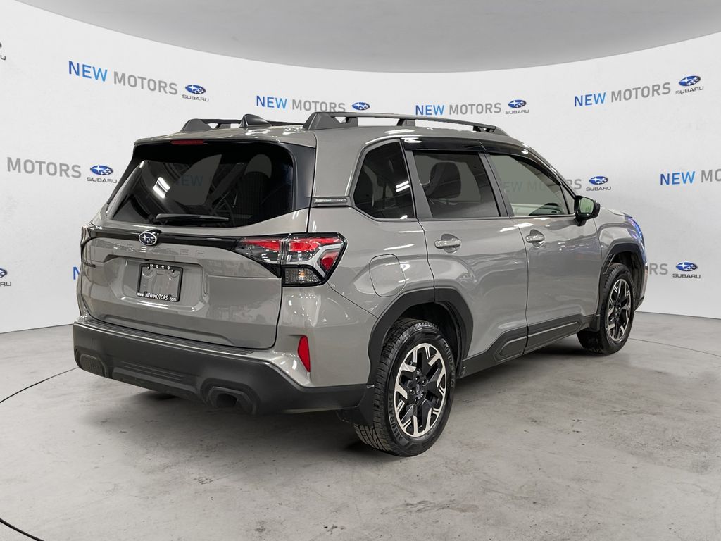 2025 Subaru Forester Premium Pearl at New Motors