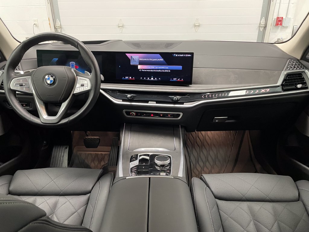 2026 BMW X7 photo 14 of 15
