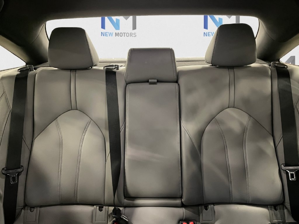 2021 Toyota Avalon photo 13 of 16