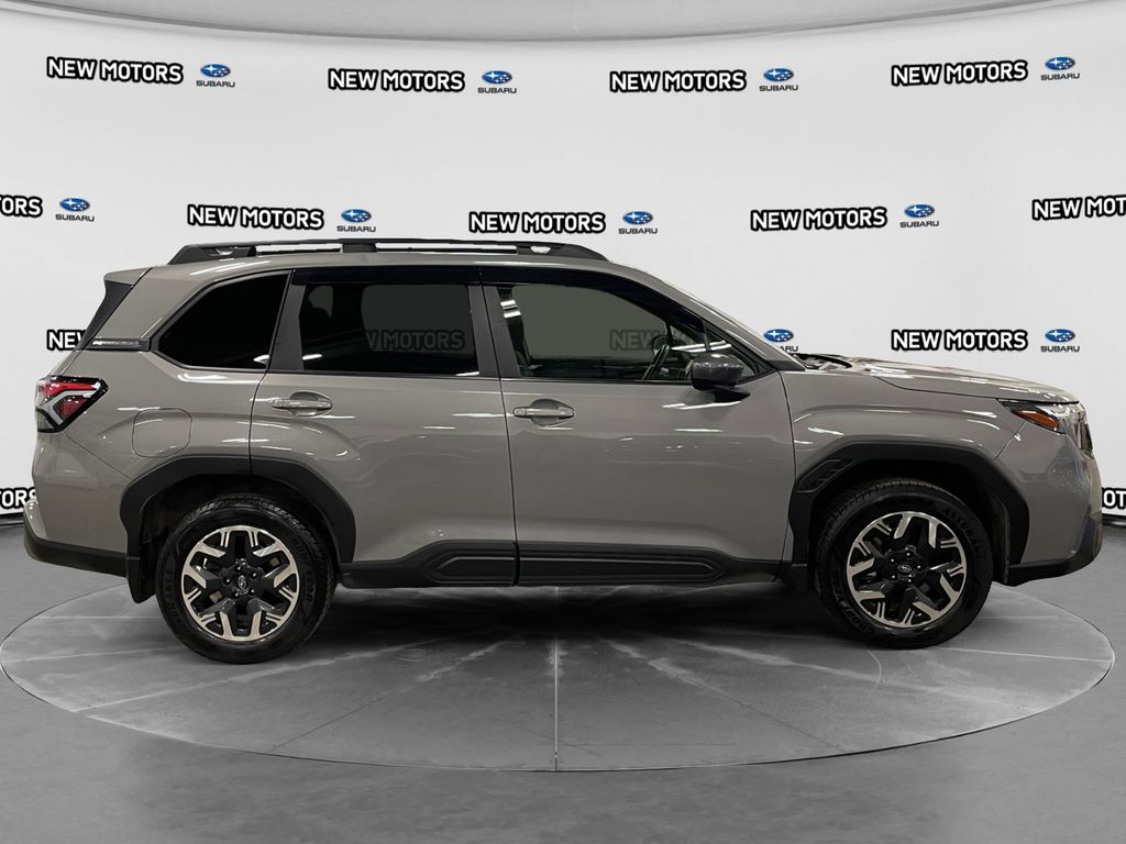 2025 Subaru Forester Premium Pearl at New Motors