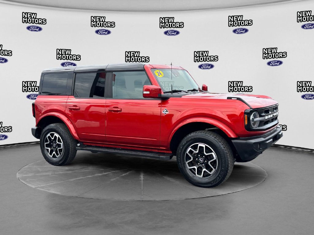 2024 Ford Bronco photo 8 of 16