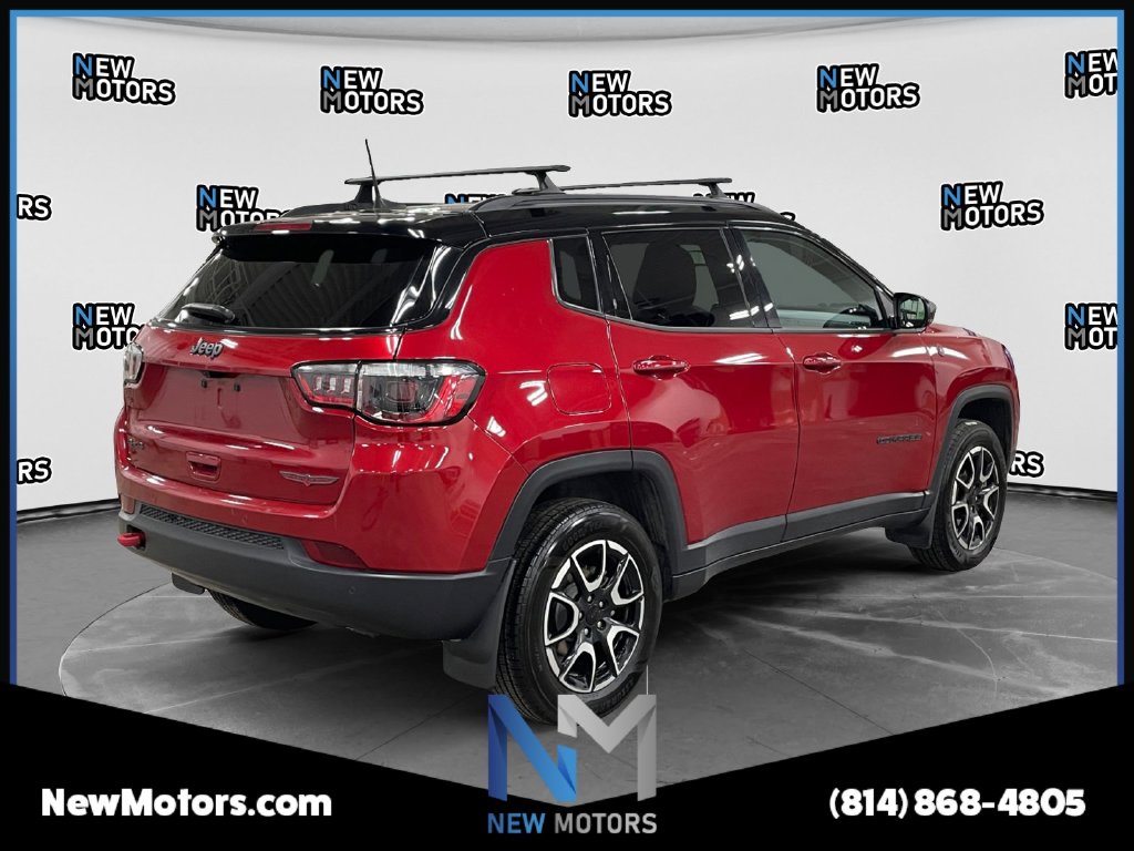 2024 Jeep Compass photo 5 of 15