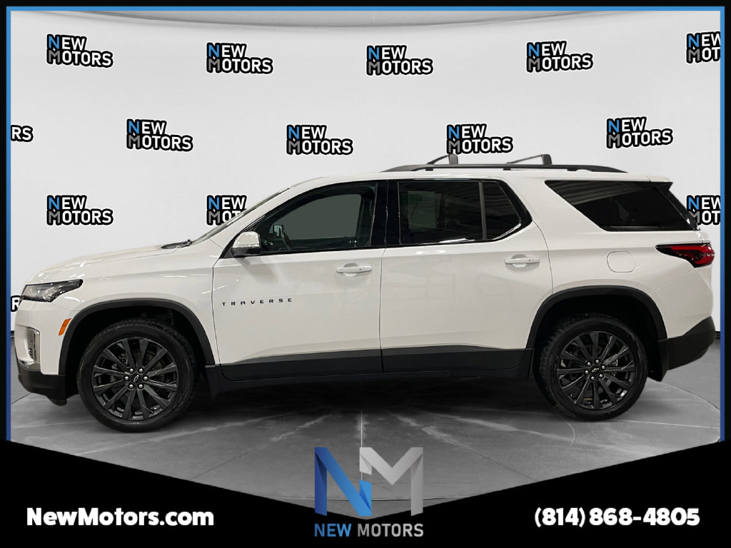 2023 Chevrolet Traverse photo 2 of 17
