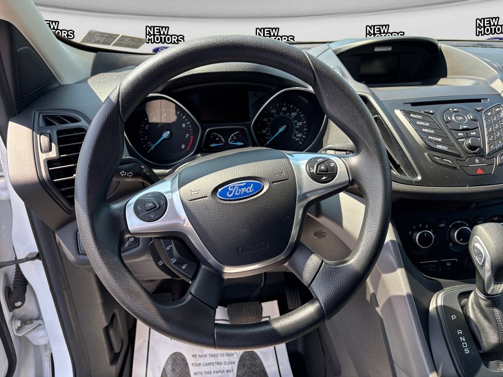 2016 Ford Escape SE Oxford White at Auto Express Rt. 8