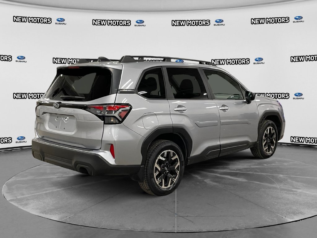 2025 Subaru Forester photo 7 of 18