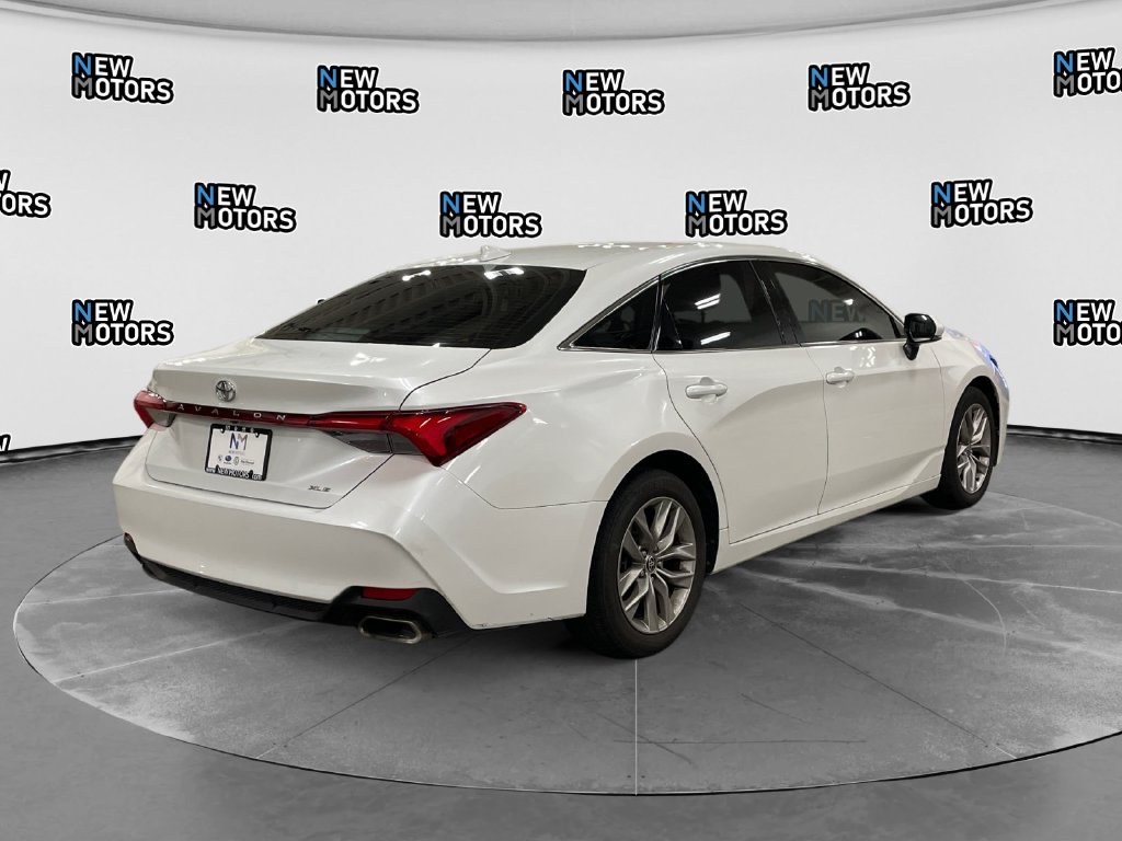 2021 Toyota Avalon photo 5 of 16
